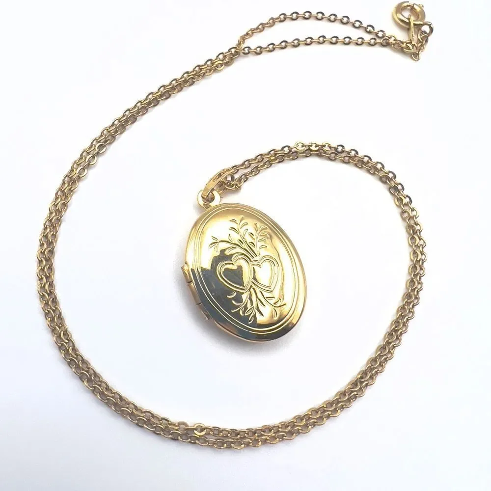 Elegant Gold Locket Necklace